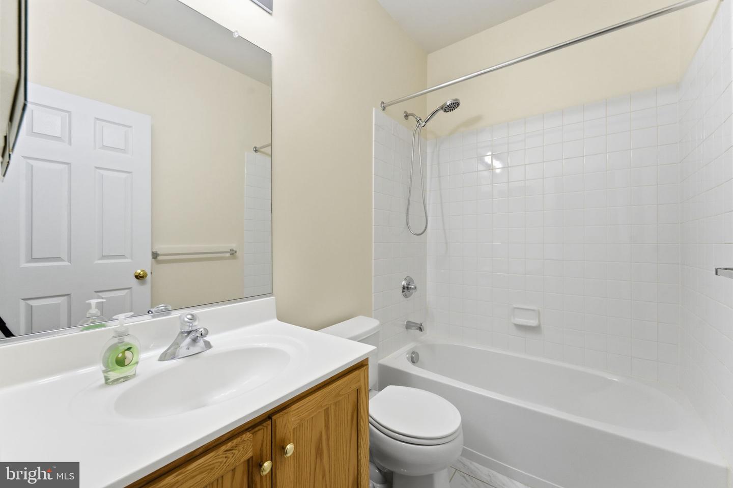 42643 HOMEFRONT TER, CHANTILLY, Virginia 20152, 3 Bedrooms Bedrooms, 3 Rooms Rooms,3 BathroomsBathrooms,Residential,For sale,42643 HOMEFRONT TER,VALO2110710 MLS # VALO2110710