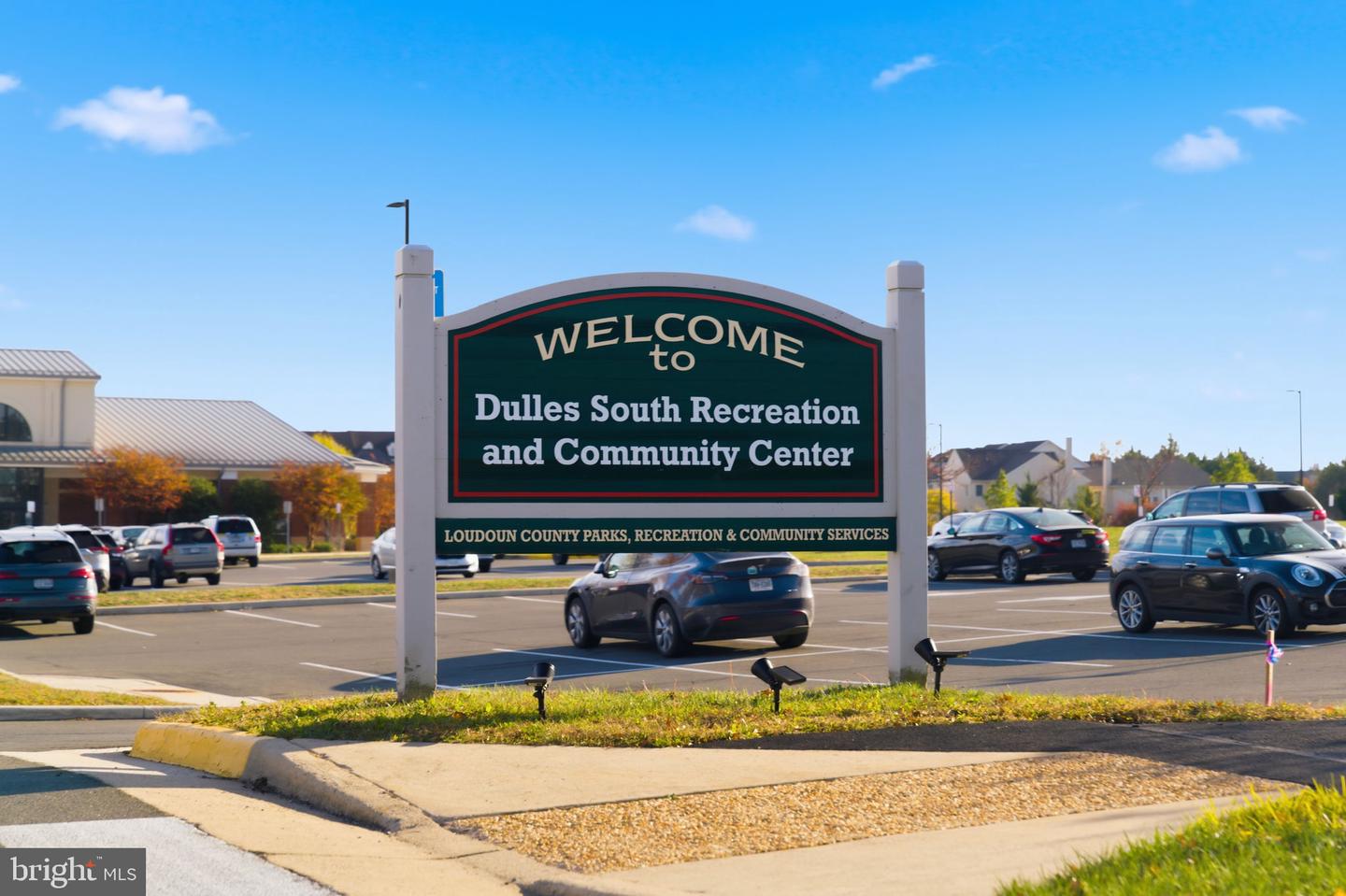 42643 HOMEFRONT TER, CHANTILLY, Virginia 20152, 3 Bedrooms Bedrooms, 3 Rooms Rooms,3 BathroomsBathrooms,Residential,For sale,42643 HOMEFRONT TER,VALO2110710 MLS # VALO2110710