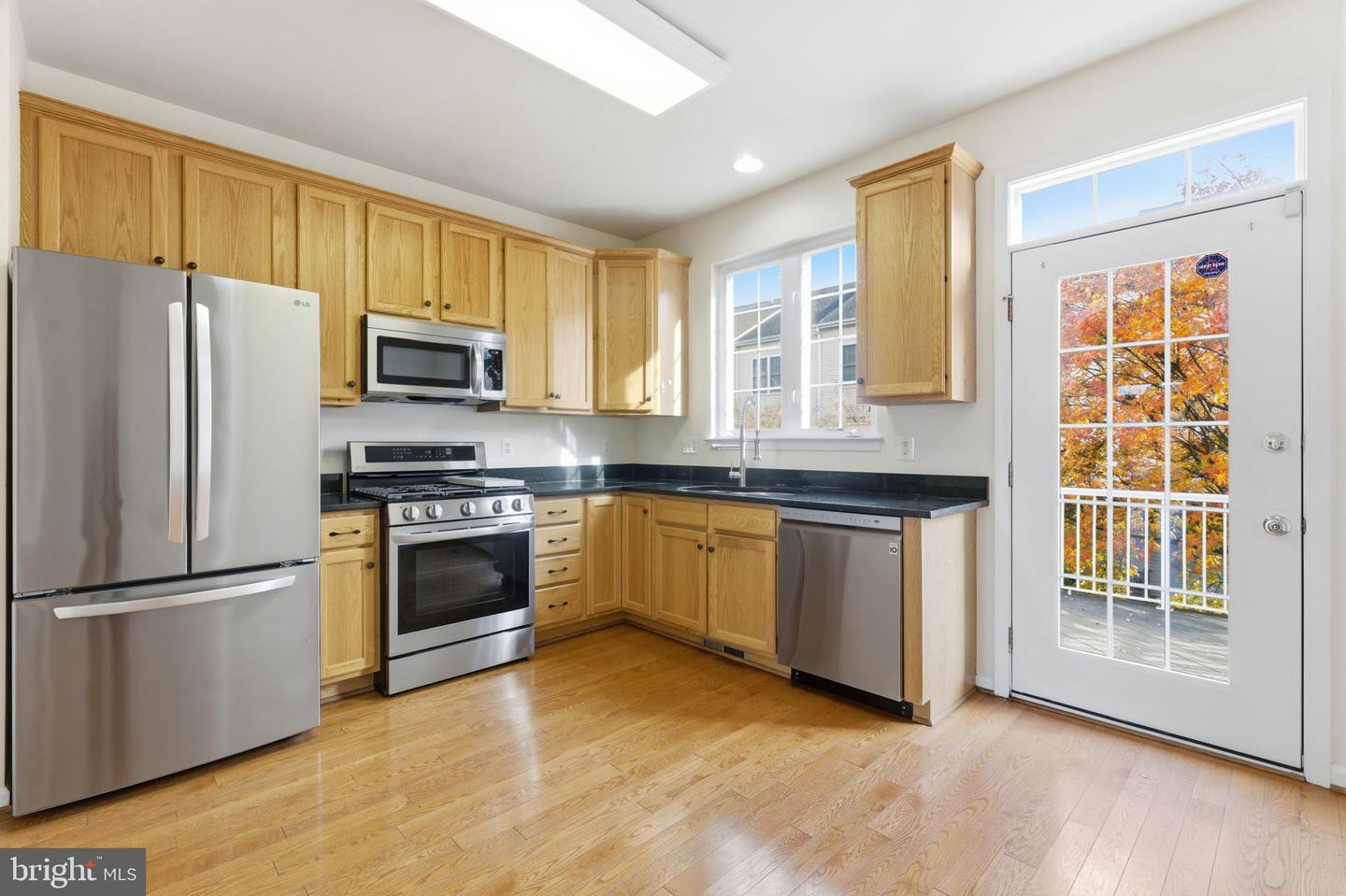 42643 HOMEFRONT TER, CHANTILLY, Virginia 20152, 3 Bedrooms Bedrooms, 3 Rooms Rooms,3 BathroomsBathrooms,Residential,For sale,42643 HOMEFRONT TER,VALO2110710 MLS # VALO2110710