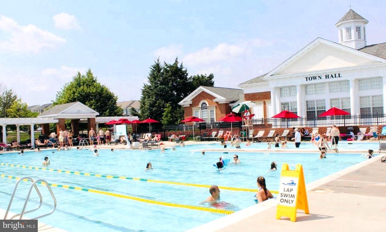 42643 HOMEFRONT TER, CHANTILLY, Virginia 20152, 3 Bedrooms Bedrooms, 3 Rooms Rooms,3 BathroomsBathrooms,Residential,For sale,42643 HOMEFRONT TER,VALO2110710 MLS # VALO2110710