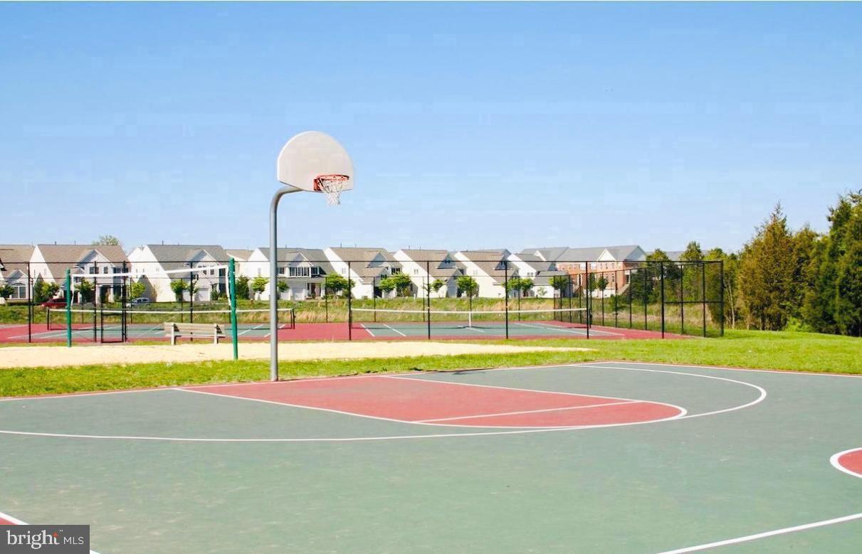 42643 HOMEFRONT TER, CHANTILLY, Virginia 20152, 3 Bedrooms Bedrooms, 3 Rooms Rooms,3 BathroomsBathrooms,Residential,For sale,42643 HOMEFRONT TER,VALO2110710 MLS # VALO2110710