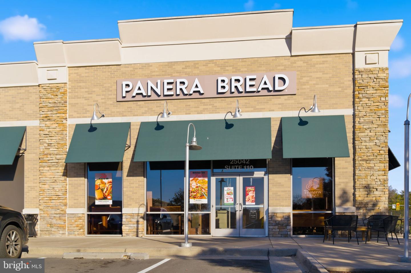 42643 HOMEFRONT TER, CHANTILLY, Virginia 20152, 3 Bedrooms Bedrooms, 3 Rooms Rooms,3 BathroomsBathrooms,Residential,For sale,42643 HOMEFRONT TER,VALO2110710 MLS # VALO2110710