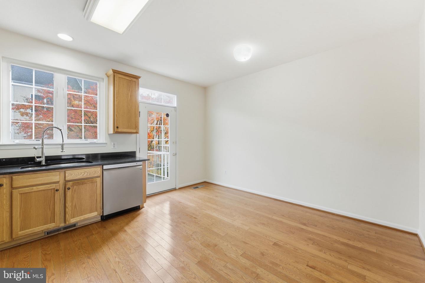 42643 HOMEFRONT TER, CHANTILLY, Virginia 20152, 3 Bedrooms Bedrooms, 3 Rooms Rooms,3 BathroomsBathrooms,Residential,For sale,42643 HOMEFRONT TER,VALO2110710 MLS # VALO2110710