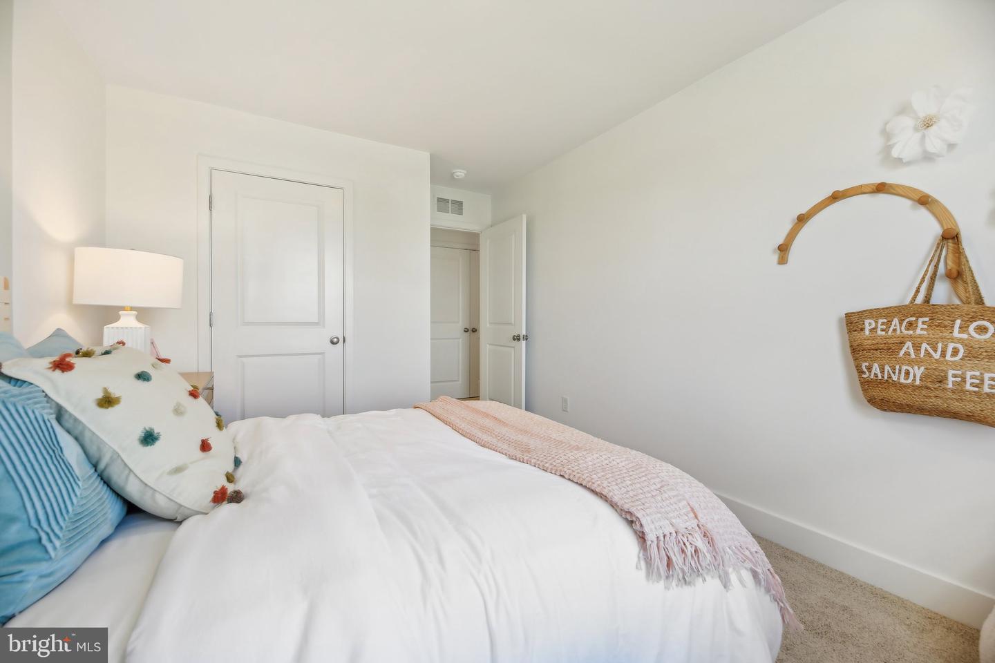 128 MASCOUTEN ST, WINCHESTER, Virginia 22602, 4 Bedrooms Bedrooms, ,2 BathroomsBathrooms,Residential,For sale,128 MASCOUTEN ST,VAFV2037932 MLS # VAFV2037932