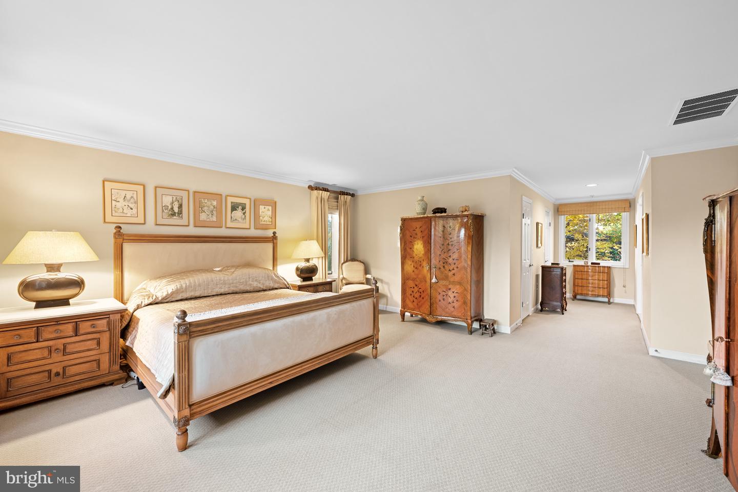 4616 FOXHALL CRES NW, WASHINGTON, District Of Columbia 20007, 4 Bedrooms Bedrooms, ,5 BathroomsBathrooms,Residential,For sale,4616 FOXHALL CRES NW,DCDC2230828 MLS # DCDC2230828