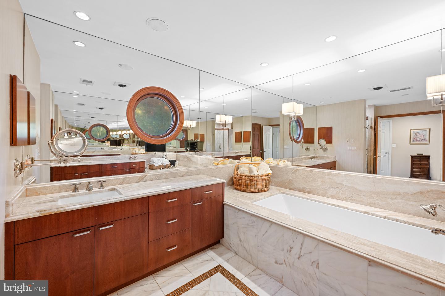 4616 FOXHALL CRES NW, WASHINGTON, District Of Columbia 20007, 4 Bedrooms Bedrooms, ,5 BathroomsBathrooms,Residential,For sale,4616 FOXHALL CRES NW,DCDC2230828 MLS # DCDC2230828