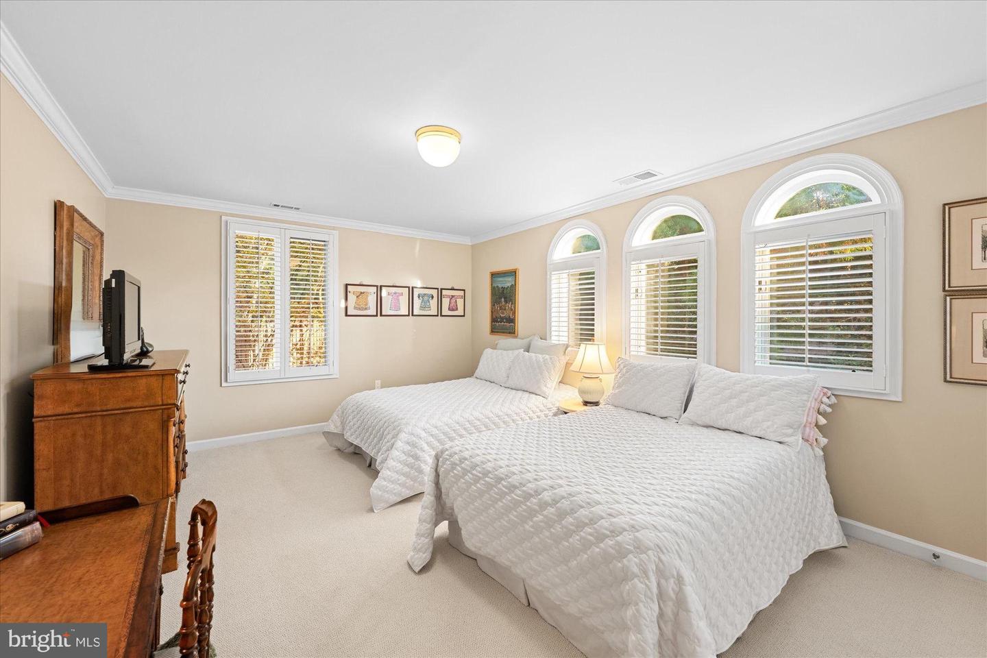 4616 FOXHALL CRES NW, WASHINGTON, District Of Columbia 20007, 4 Bedrooms Bedrooms, ,5 BathroomsBathrooms,Residential,For sale,4616 FOXHALL CRES NW,DCDC2230828 MLS # DCDC2230828