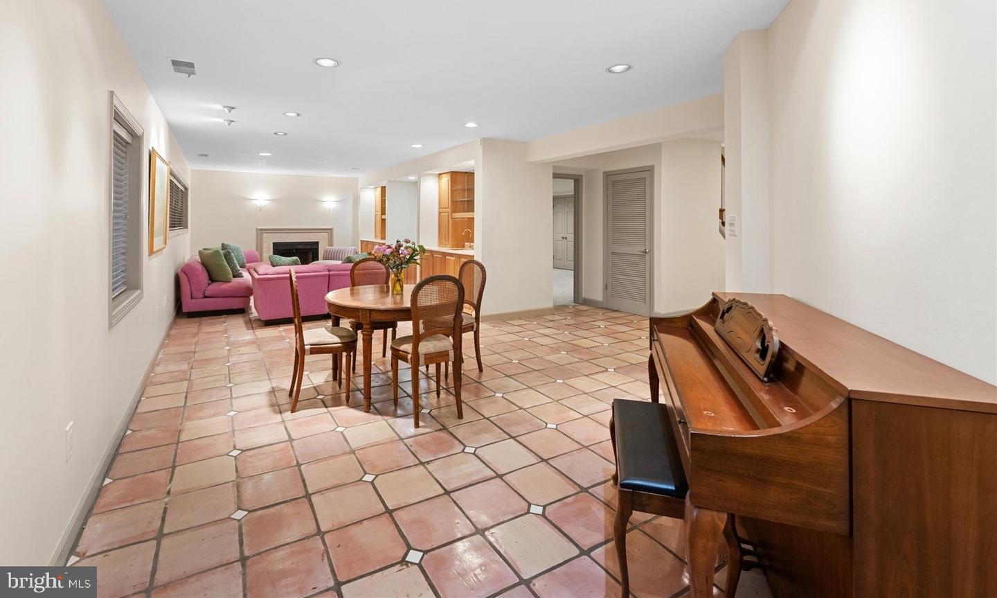 4616 FOXHALL CRES NW, WASHINGTON, District Of Columbia 20007, 4 Bedrooms Bedrooms, ,5 BathroomsBathrooms,Residential,For sale,4616 FOXHALL CRES NW,DCDC2230828 MLS # DCDC2230828