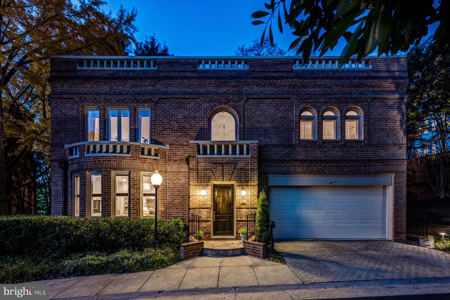 4616 FOXHALL CRES NW, WASHINGTON, District Of Columbia 20007, 4 Bedrooms Bedrooms, ,5 BathroomsBathrooms,Residential,For sale,4616 FOXHALL CRES NW,DCDC2230828 MLS # DCDC2230828