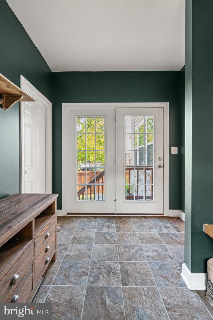 102 ALMOND DR, STAFFORD, Virginia 22554, 5 Bedrooms Bedrooms, ,5 BathroomsBathrooms,Residential,For sale,102 ALMOND DR,VAST2044080 MLS # VAST2044080