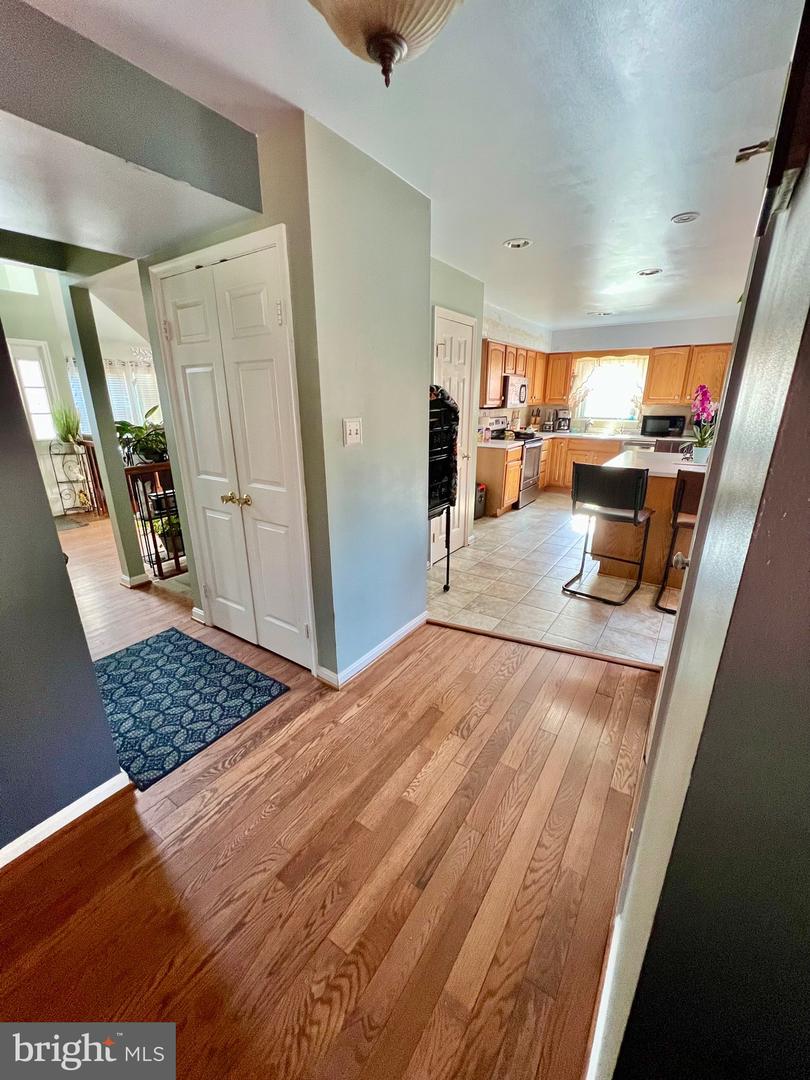 10244 WINGED ELM CIR, MANASSAS, Virginia 20110, 4 Bedrooms Bedrooms, 14 Rooms Rooms,3 BathroomsBathrooms,Residential,For sale,10244 WINGED ELM CIR,VAPW2107458 MLS # VAPW2107458