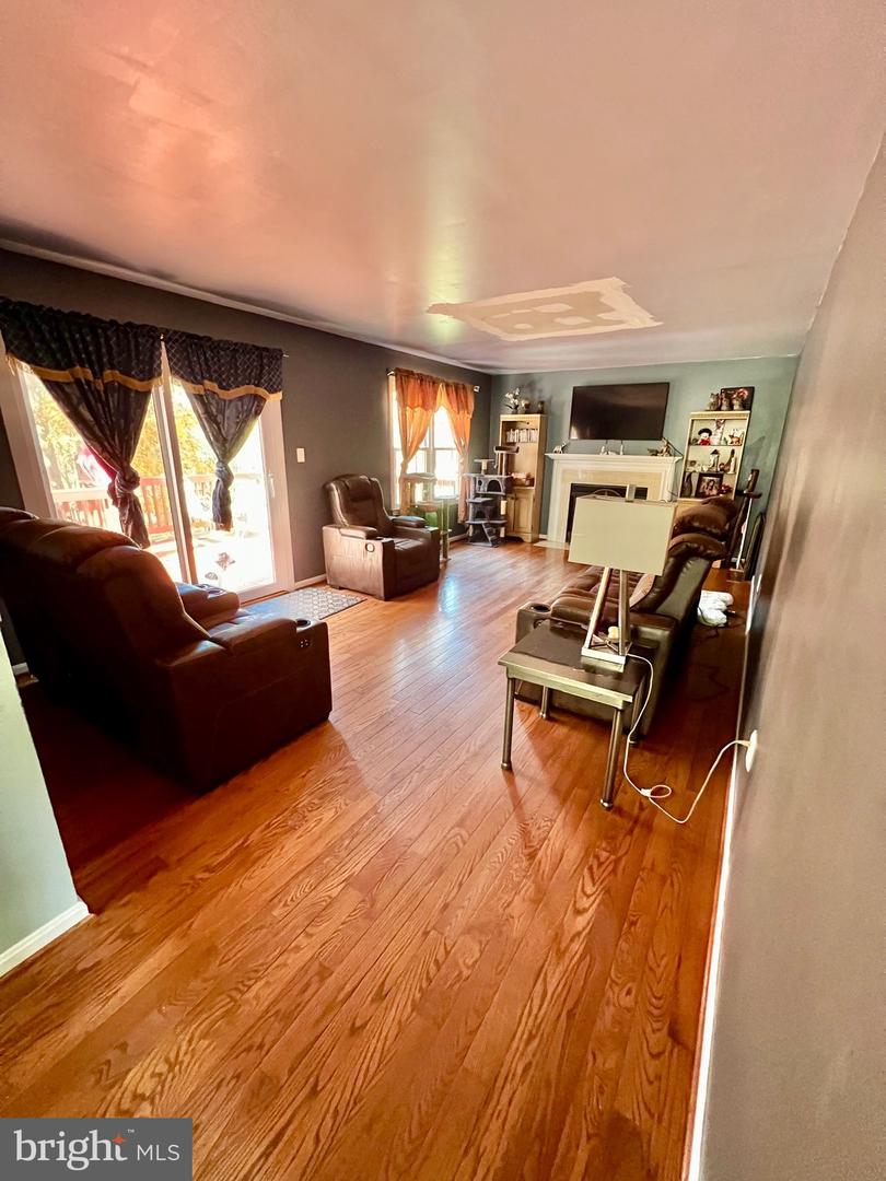 10244 WINGED ELM CIR, MANASSAS, Virginia 20110, 4 Bedrooms Bedrooms, 14 Rooms Rooms,3 BathroomsBathrooms,Residential,For sale,10244 WINGED ELM CIR,VAPW2107458 MLS # VAPW2107458