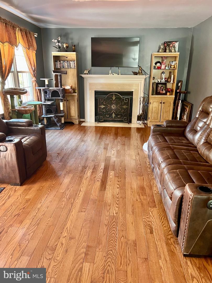 10244 WINGED ELM CIR, MANASSAS, Virginia 20110, 4 Bedrooms Bedrooms, 14 Rooms Rooms,3 BathroomsBathrooms,Residential,For sale,10244 WINGED ELM CIR,VAPW2107458 MLS # VAPW2107458