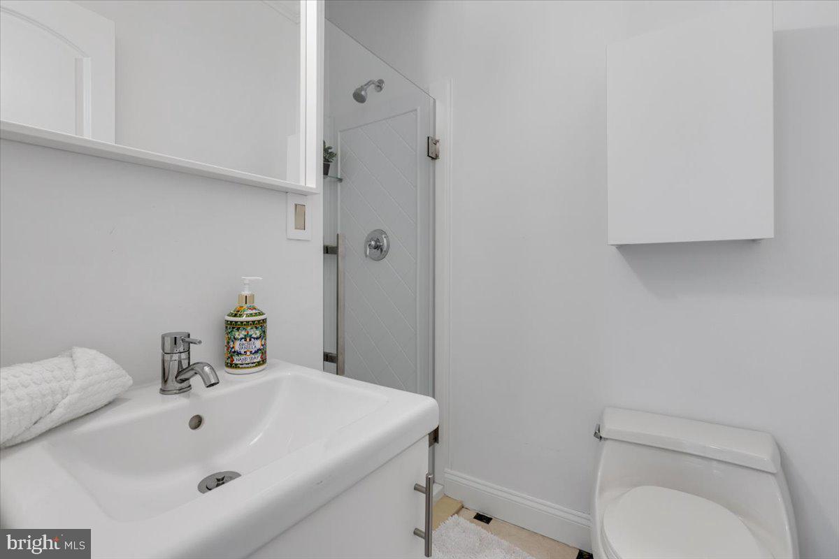1832 CALVERT ST NW #3, WASHINGTON, District Of Columbia 20009, 2 Bedrooms Bedrooms, ,2 BathroomsBathrooms,Residential,For sale,1832 CALVERT ST NW #3,DCDC2230838 MLS # DCDC2230838