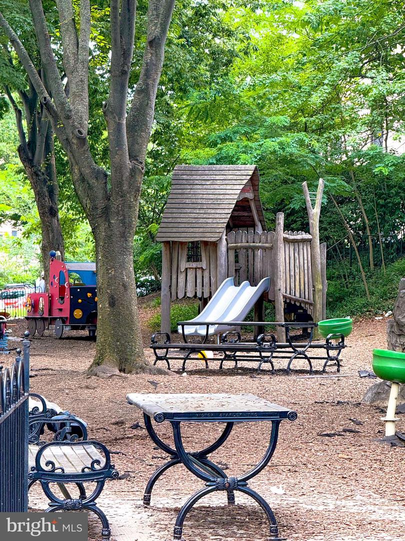 1832 CALVERT ST NW #3, WASHINGTON, District Of Columbia 20009, 2 Bedrooms Bedrooms, ,2 BathroomsBathrooms,Residential,For sale,1832 CALVERT ST NW #3,DCDC2230838 MLS # DCDC2230838