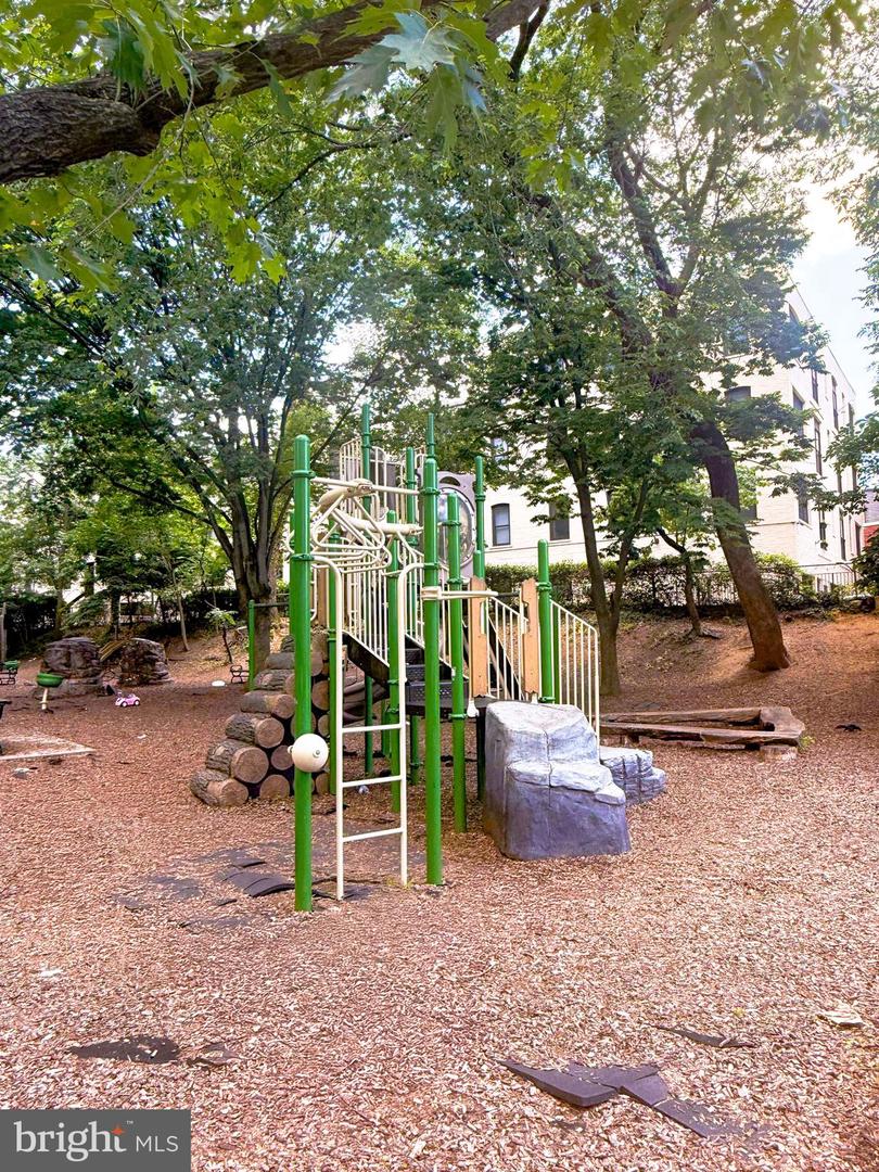 1832 CALVERT ST NW #3, WASHINGTON, District Of Columbia 20009, 2 Bedrooms Bedrooms, ,2 BathroomsBathrooms,Residential,For sale,1832 CALVERT ST NW #3,DCDC2230838 MLS # DCDC2230838