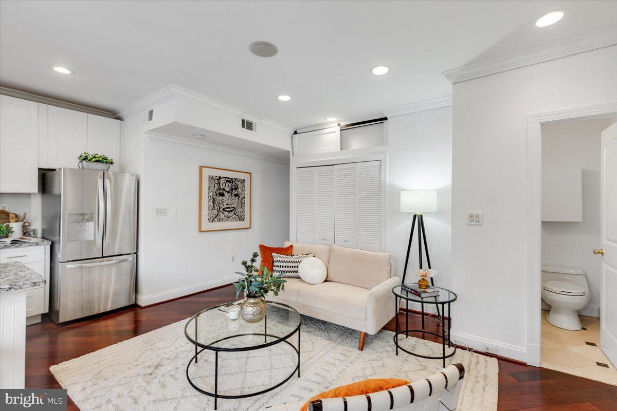 1832 CALVERT ST NW #3, WASHINGTON, District Of Columbia 20009, 2 Bedrooms Bedrooms, ,2 BathroomsBathrooms,Residential,For sale,1832 CALVERT ST NW #3,DCDC2230838 MLS # DCDC2230838