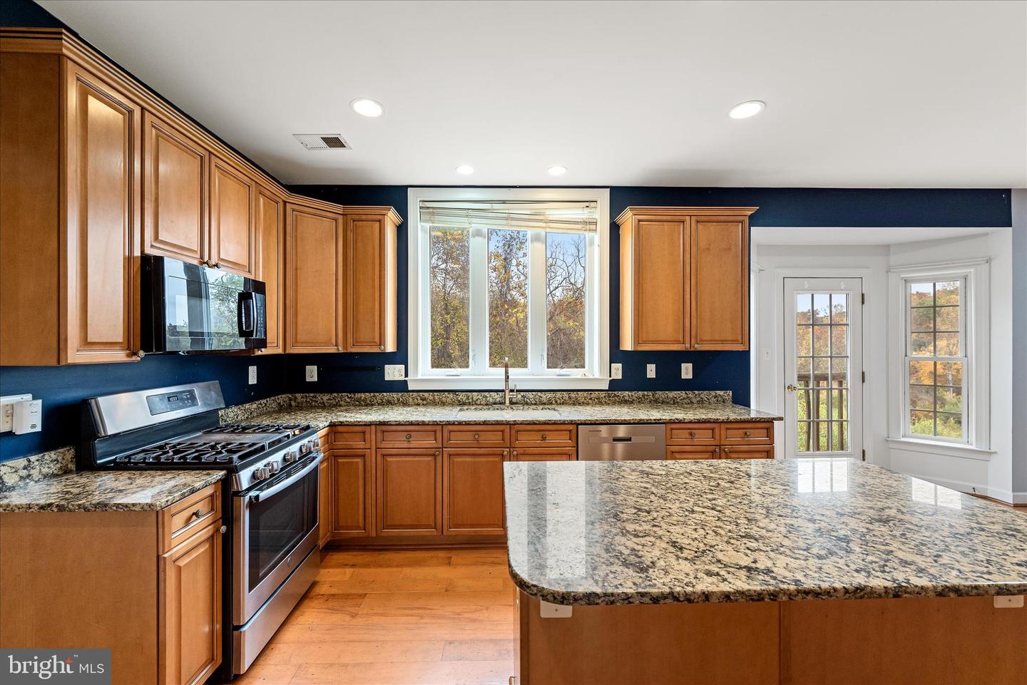 5194 BEACH RIDGE LN, AMISSVILLE, Virginia 20106, 5 Bedrooms Bedrooms, 9 Rooms Rooms,3 BathroomsBathrooms,Residential,For sale,5194 BEACH RIDGE LN,VACU2012012 MLS # VACU2012012