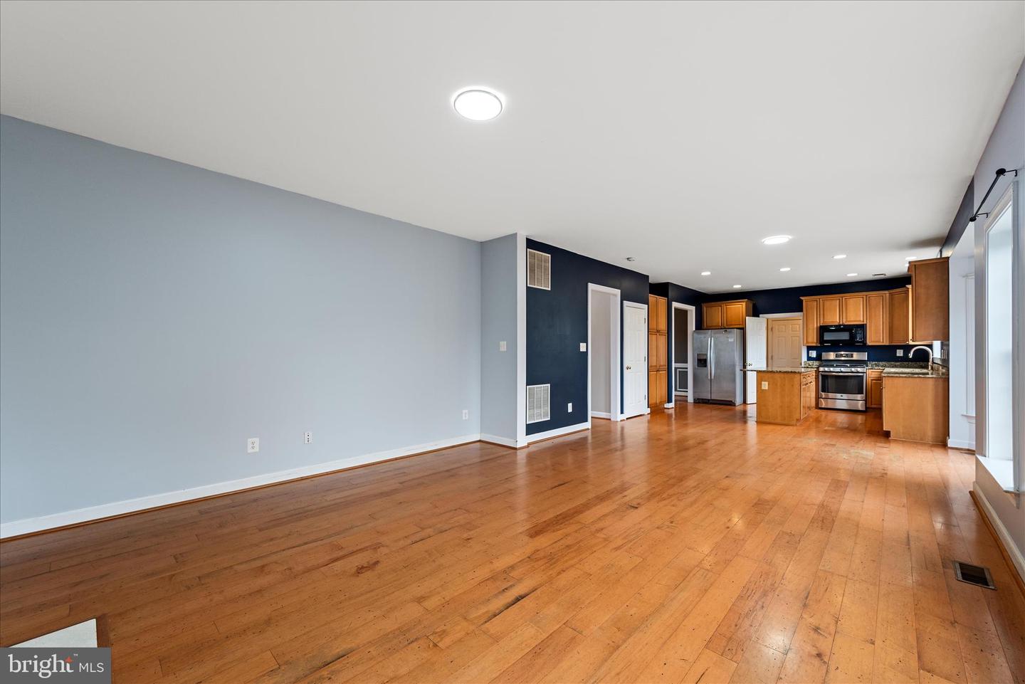 5194 BEACH RIDGE LN, AMISSVILLE, Virginia 20106, 5 Bedrooms Bedrooms, 9 Rooms Rooms,3 BathroomsBathrooms,Residential,For sale,5194 BEACH RIDGE LN,VACU2012012 MLS # VACU2012012