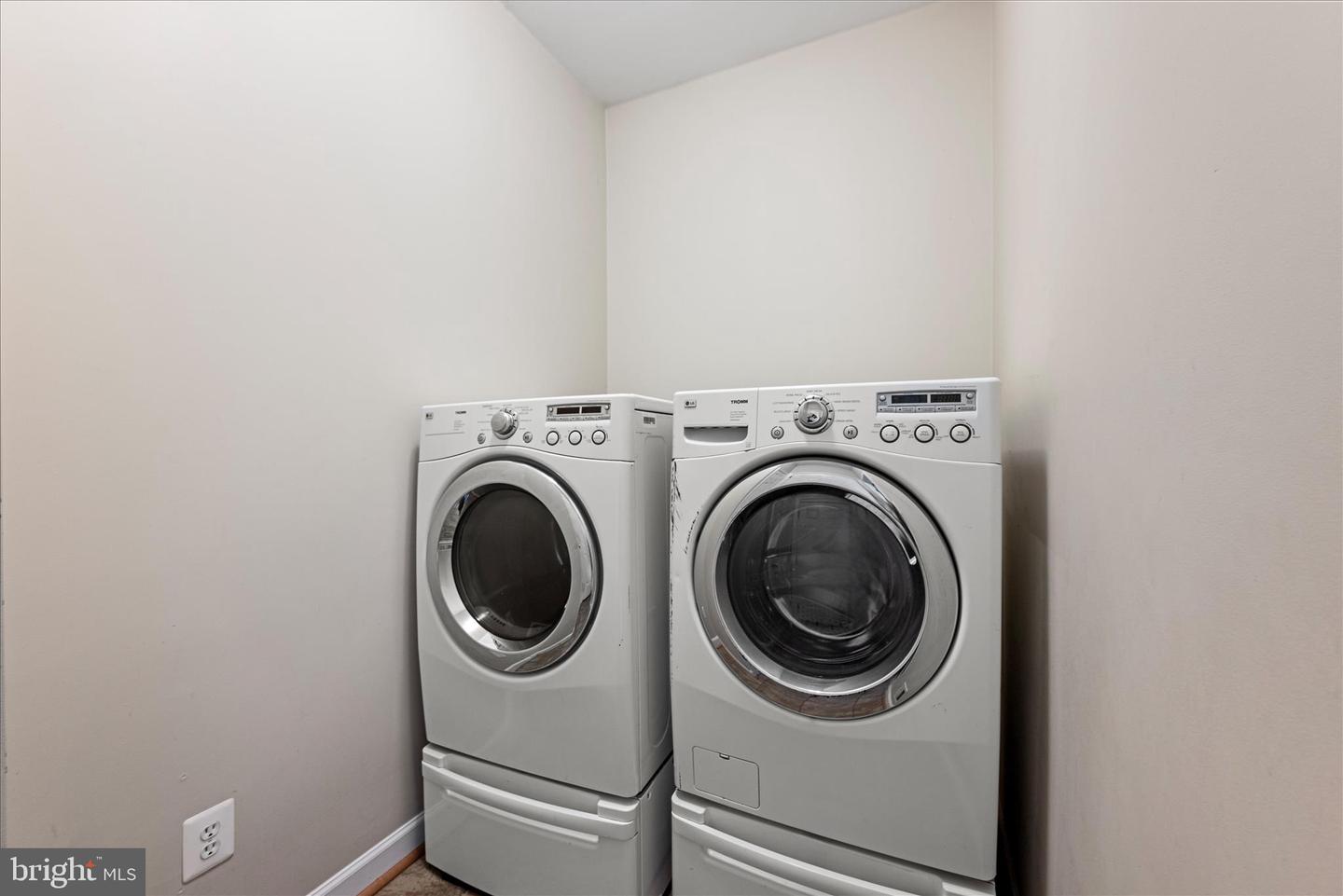 5194 BEACH RIDGE LN, AMISSVILLE, Virginia 20106, 5 Bedrooms Bedrooms, 9 Rooms Rooms,3 BathroomsBathrooms,Residential,For sale,5194 BEACH RIDGE LN,VACU2012012 MLS # VACU2012012