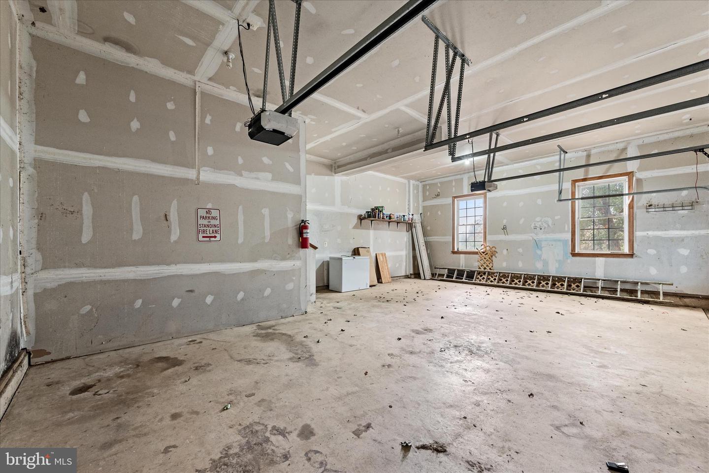 5194 BEACH RIDGE LN, AMISSVILLE, Virginia 20106, 5 Bedrooms Bedrooms, 9 Rooms Rooms,3 BathroomsBathrooms,Residential,For sale,5194 BEACH RIDGE LN,VACU2012012 MLS # VACU2012012