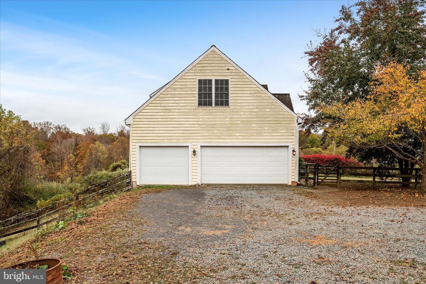 5194 BEACH RIDGE LN, AMISSVILLE, Virginia 20106, 5 Bedrooms Bedrooms, 9 Rooms Rooms,3 BathroomsBathrooms,Residential,For sale,5194 BEACH RIDGE LN,VACU2012012 MLS # VACU2012012