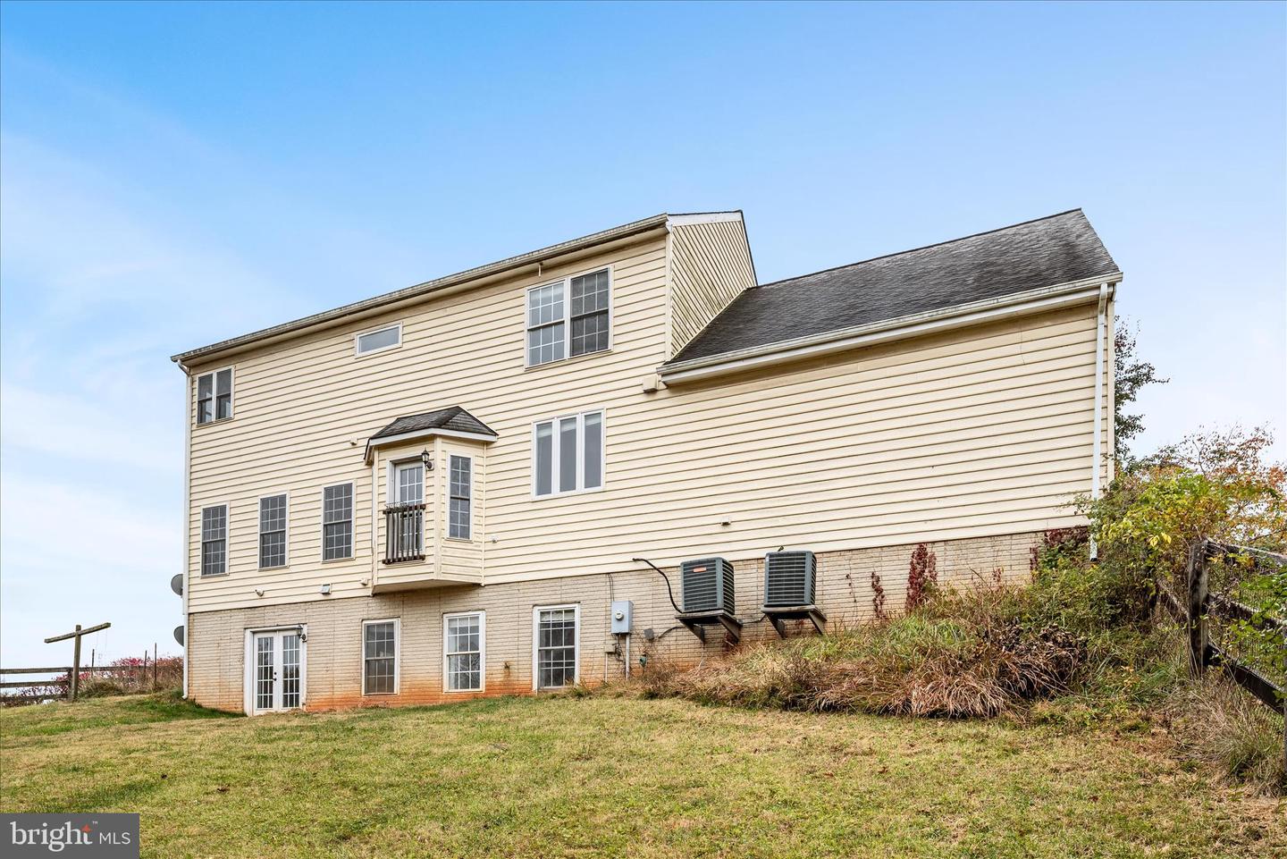 5194 BEACH RIDGE LN, AMISSVILLE, Virginia 20106, 5 Bedrooms Bedrooms, 9 Rooms Rooms,3 BathroomsBathrooms,Residential,For sale,5194 BEACH RIDGE LN,VACU2012012 MLS # VACU2012012