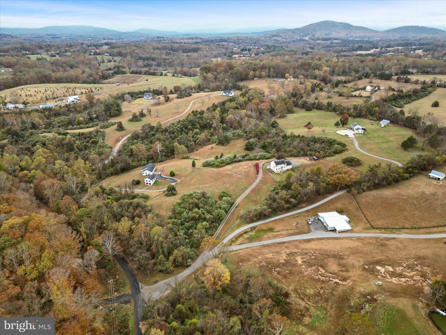 5194 BEACH RIDGE LN, AMISSVILLE, Virginia 20106, 5 Bedrooms Bedrooms, 9 Rooms Rooms,3 BathroomsBathrooms,Residential,For sale,5194 BEACH RIDGE LN,VACU2012012 MLS # VACU2012012