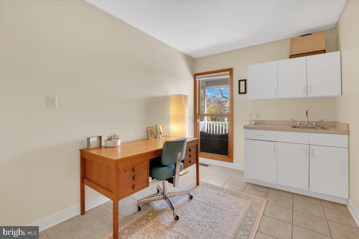 12715 LEE HWY, WASHINGTON, Virginia 22747, 3 Bedrooms Bedrooms, 8 Rooms Rooms,1 BathroomBathrooms,Residential,For sale,12715 LEE HWY,VARP2002382 MLS # VARP2002382