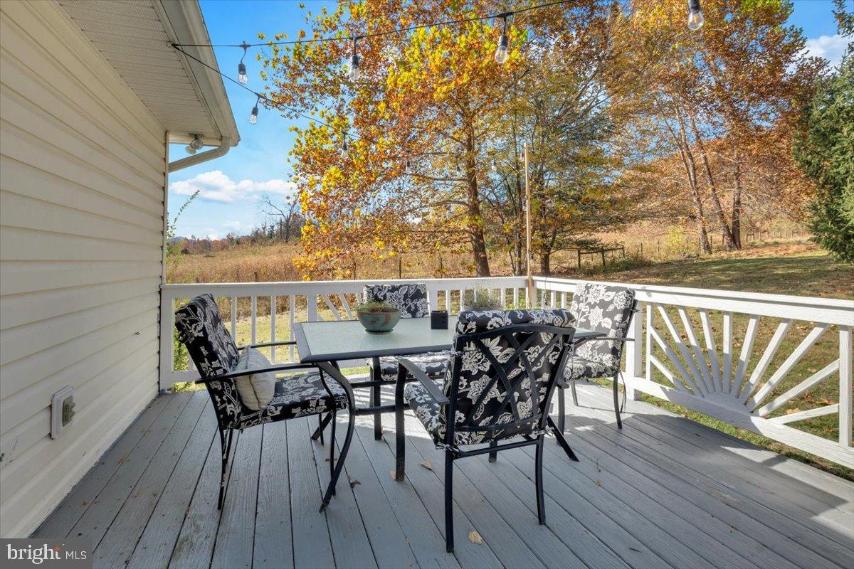 12715 LEE HWY, WASHINGTON, Virginia 22747, 3 Bedrooms Bedrooms, 8 Rooms Rooms,1 BathroomBathrooms,Residential,For sale,12715 LEE HWY,VARP2002382 MLS # VARP2002382