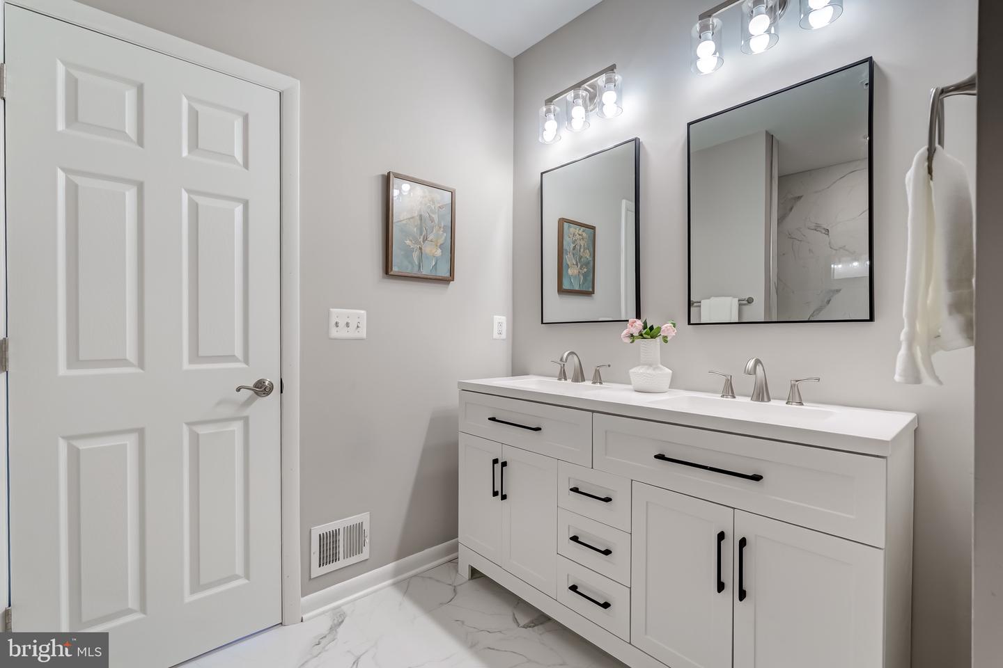 44848 TIVERTON SQ, ASHBURN, Virginia 20147, 3 Bedrooms Bedrooms, ,2 BathroomsBathrooms,Residential,For sale,44848 TIVERTON SQ,VALO2110758 MLS # VALO2110758 44848 TIVERTON SQ, ASHBURN, Virginia 20147, 3 Bedrooms Bedrooms, ,2 BathroomsBathrooms,Residential,For sale,44848 TIVERTON SQ,VALO2110758 MLS # VALO2110758