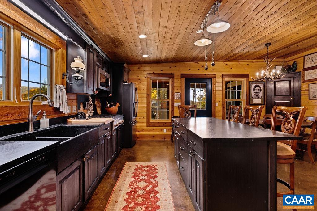 325 OLD ROSELAND RD, ROSELAND, Virginia 22967, 3 Bedrooms Bedrooms, ,2 BathroomsBathrooms,Residential,For sale,325 OLD ROSELAND RD,670821 MLS # 670821 325 OLD ROSELAND RD, ROSELAND, Virginia 22967, 3 Bedrooms Bedrooms, ,2 BathroomsBathrooms,Residential,For sale,325 OLD ROSELAND RD,670821 MLS # 670821