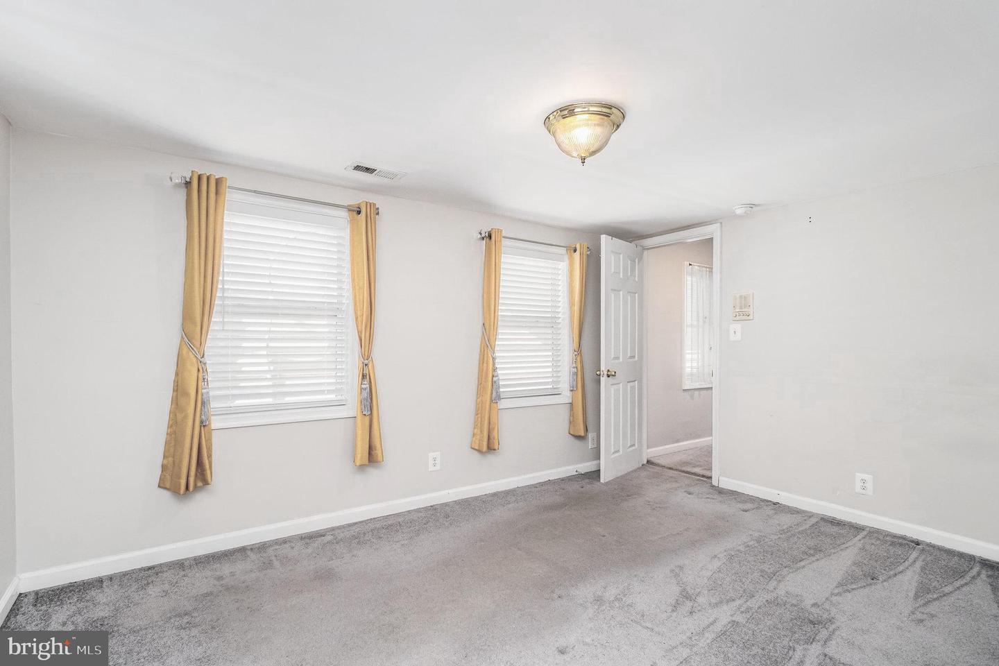 700 LAFAYETTE BLVD, FREDERICKSBURG, Virginia 22401, 4 Bedrooms Bedrooms, ,3 BathroomsBathrooms,Residential,For sale,700 LAFAYETTE BLVD,VAFB2009264 MLS # VAFB2009264