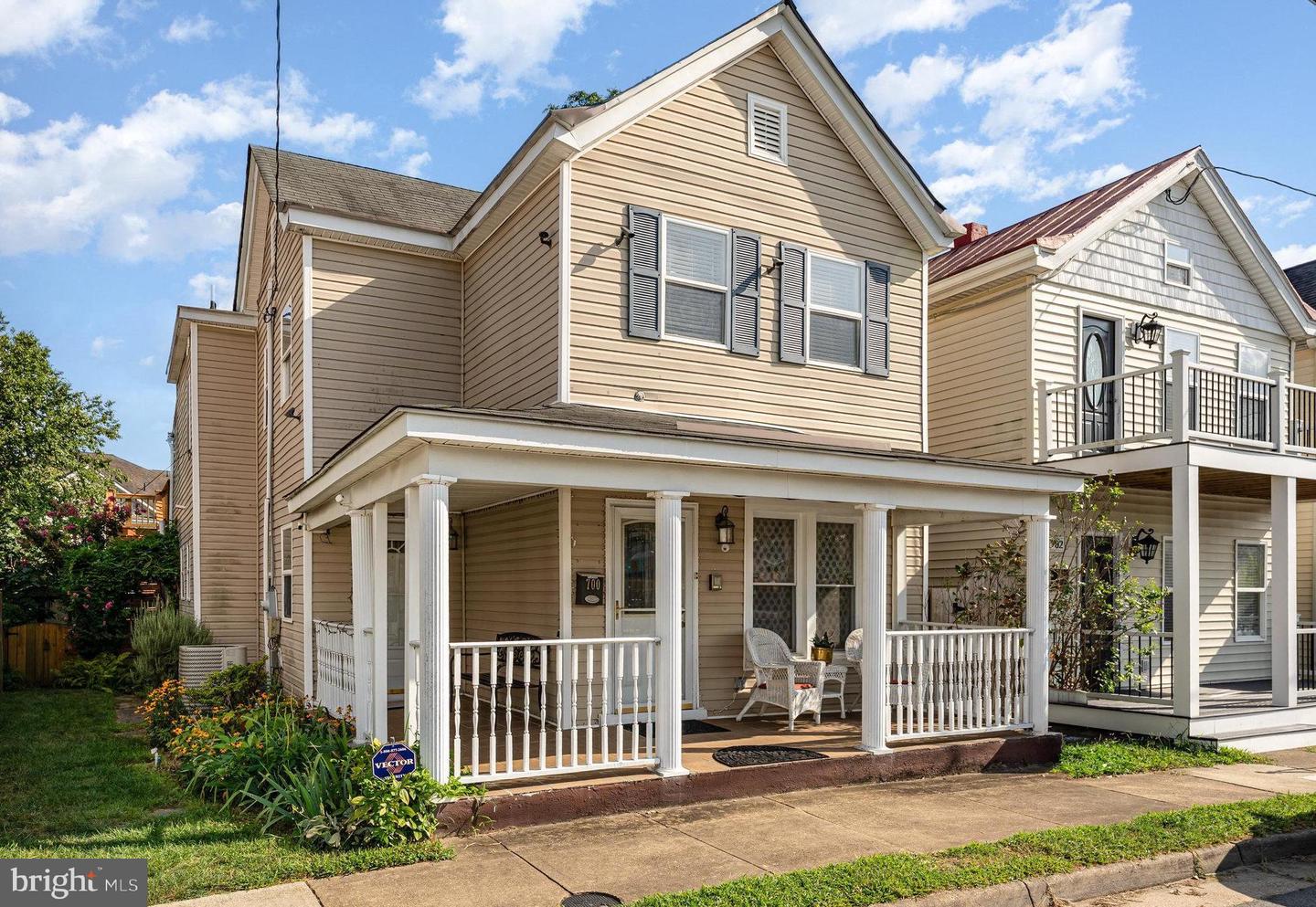 700 LAFAYETTE BLVD, FREDERICKSBURG, Virginia 22401, 4 Bedrooms Bedrooms, ,3 BathroomsBathrooms,Residential,For sale,700 LAFAYETTE BLVD,VAFB2009264 MLS # VAFB2009264