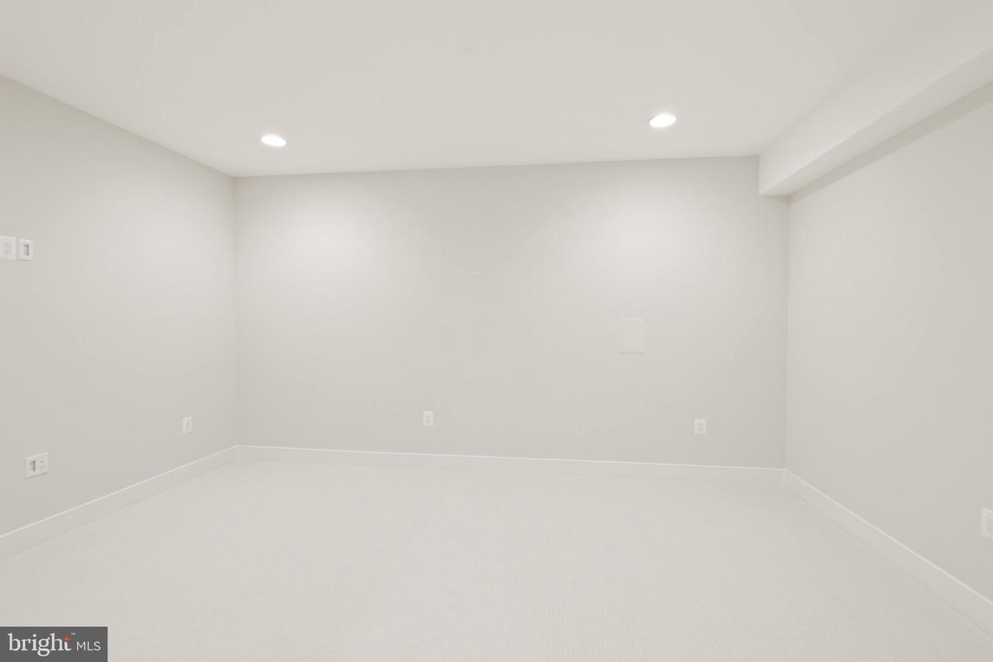 102 MOORE AVE SW, VIENNA, Virginia 22180, 6 Bedrooms Bedrooms, ,5 BathroomsBathrooms,Residential,For sale,102 MOORE AVE SW,VAFX2278276 MLS # VAFX2278276 102 MOORE AVE SW, VIENNA, Virginia 22180, 6 Bedrooms Bedrooms, ,5 BathroomsBathrooms,Residential,For sale,102 MOORE AVE SW,VAFX2278276 MLS # VAFX2278276