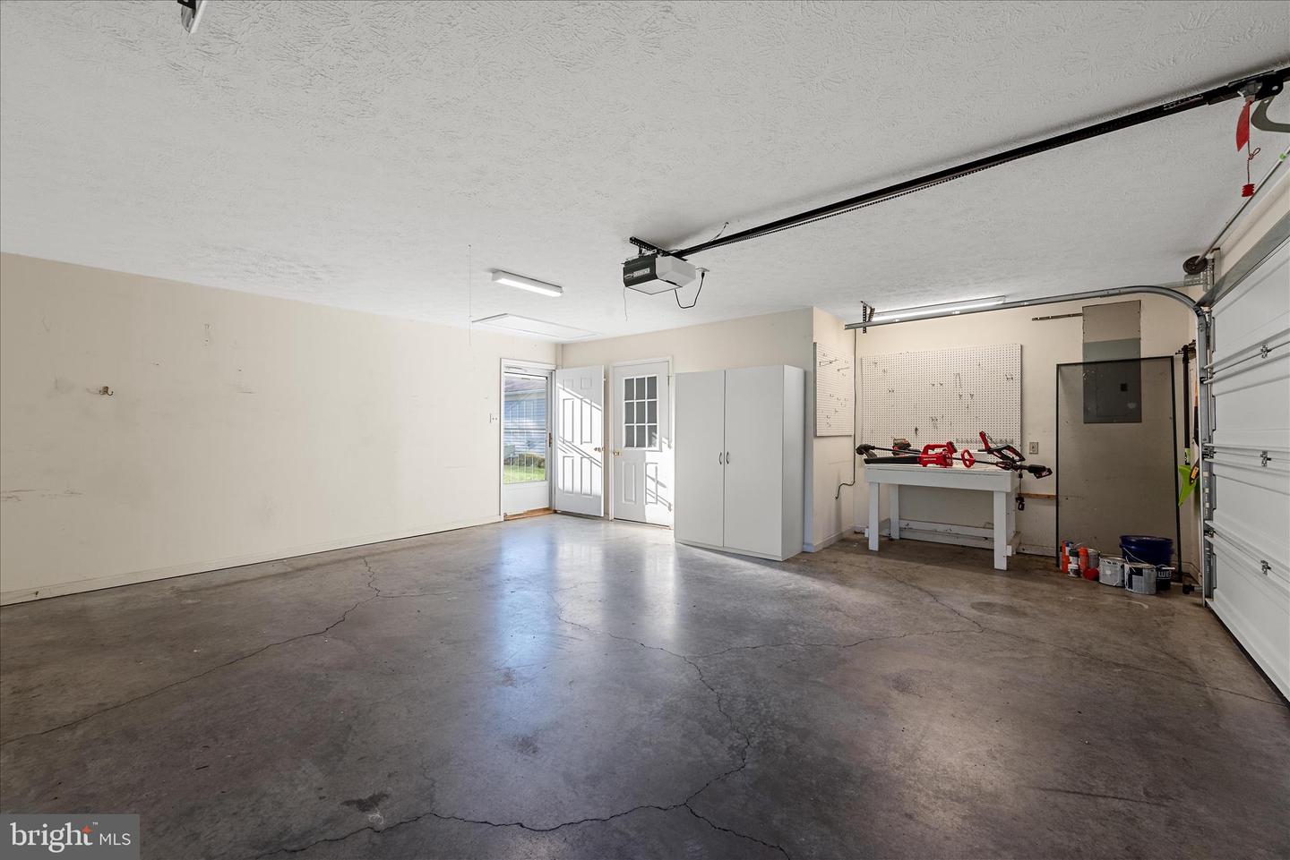 222 CRESTWOOD LN, WINCHESTER, Virginia 22602, 2 Bedrooms Bedrooms, ,2 BathroomsBathrooms,Residential,For sale,222 CRESTWOOD LN,VAFV2037944 MLS # VAFV2037944