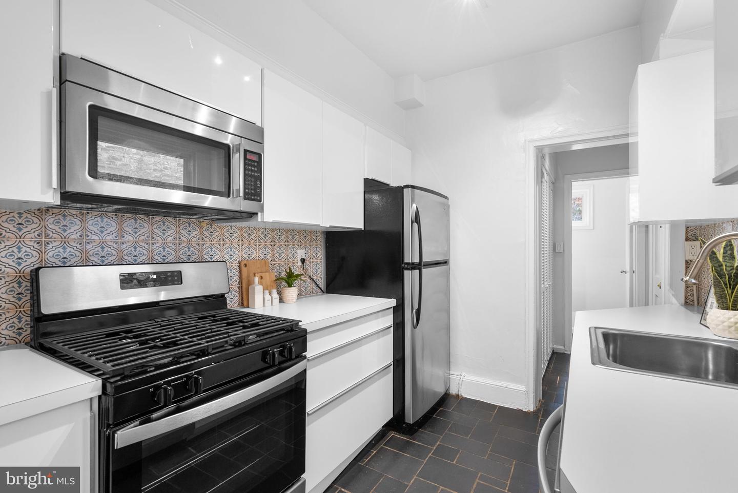 1211 35TH ST NW, WASHINGTON, District Of Columbia 20007, 2 Bedrooms Bedrooms, ,1 BathroomBathrooms,Residential,For sale,1211 35TH ST NW,DCDC2230872 MLS # DCDC2230872