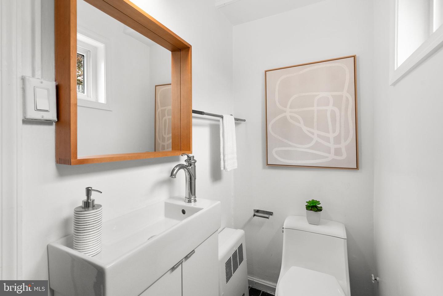 1211 35TH ST NW, WASHINGTON, District Of Columbia 20007, 2 Bedrooms Bedrooms, ,1 BathroomBathrooms,Residential,For sale,1211 35TH ST NW,DCDC2230872 MLS # DCDC2230872