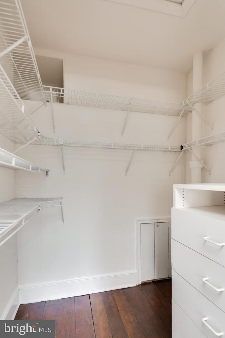 1211 35TH ST NW, WASHINGTON, District Of Columbia 20007, 2 Bedrooms Bedrooms, ,1 BathroomBathrooms,Residential,For sale,1211 35TH ST NW,DCDC2230872 MLS # DCDC2230872