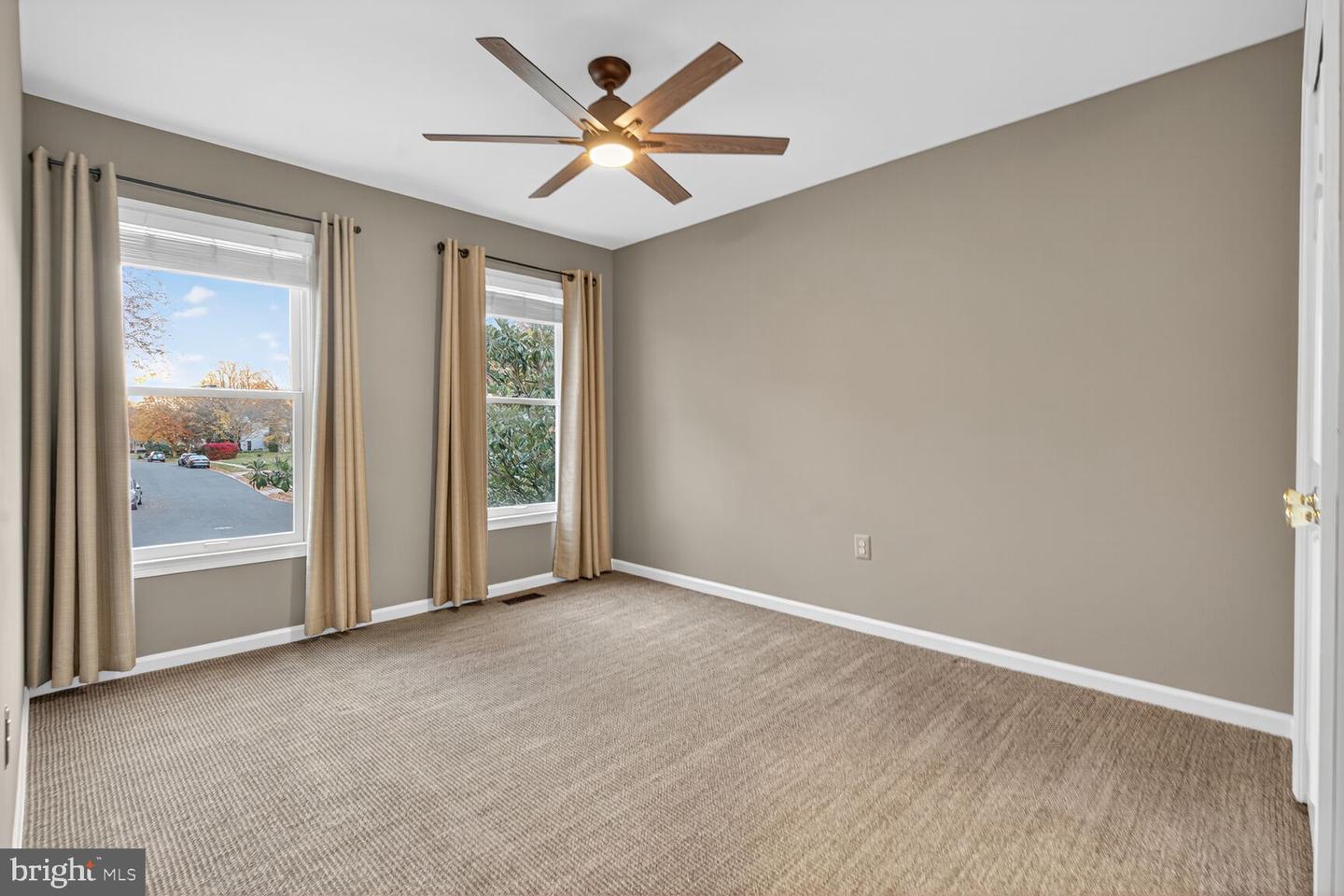 9616 BURNT OAK DR, FAIRFAX STATION, Virginia 22039, 4 Bedrooms Bedrooms, 14 Rooms Rooms,2 BathroomsBathrooms,Residential,For sale,9616 BURNT OAK DR,VAFX2278288 MLS # VAFX2278288