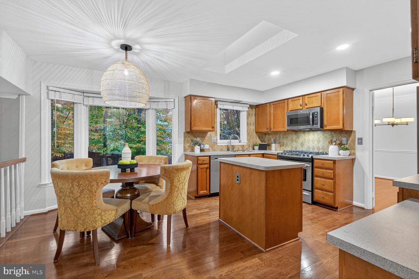 9616 BURNT OAK DR, FAIRFAX STATION, Virginia 22039, 4 Bedrooms Bedrooms, 14 Rooms Rooms,2 BathroomsBathrooms,Residential,For sale,9616 BURNT OAK DR,VAFX2278288 MLS # VAFX2278288