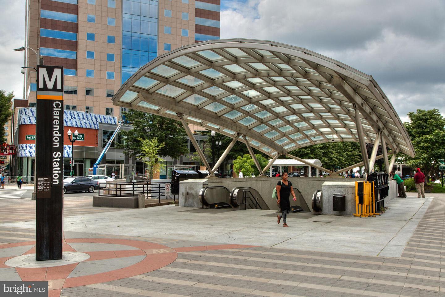 109 N BROOKSIDE DR, ARLINGTON, Virginia 22201, 3 Bedrooms Bedrooms, ,2 BathroomsBathrooms,Residential,For sale,109 N BROOKSIDE DR,VAAR2065830 MLS # VAAR2065830