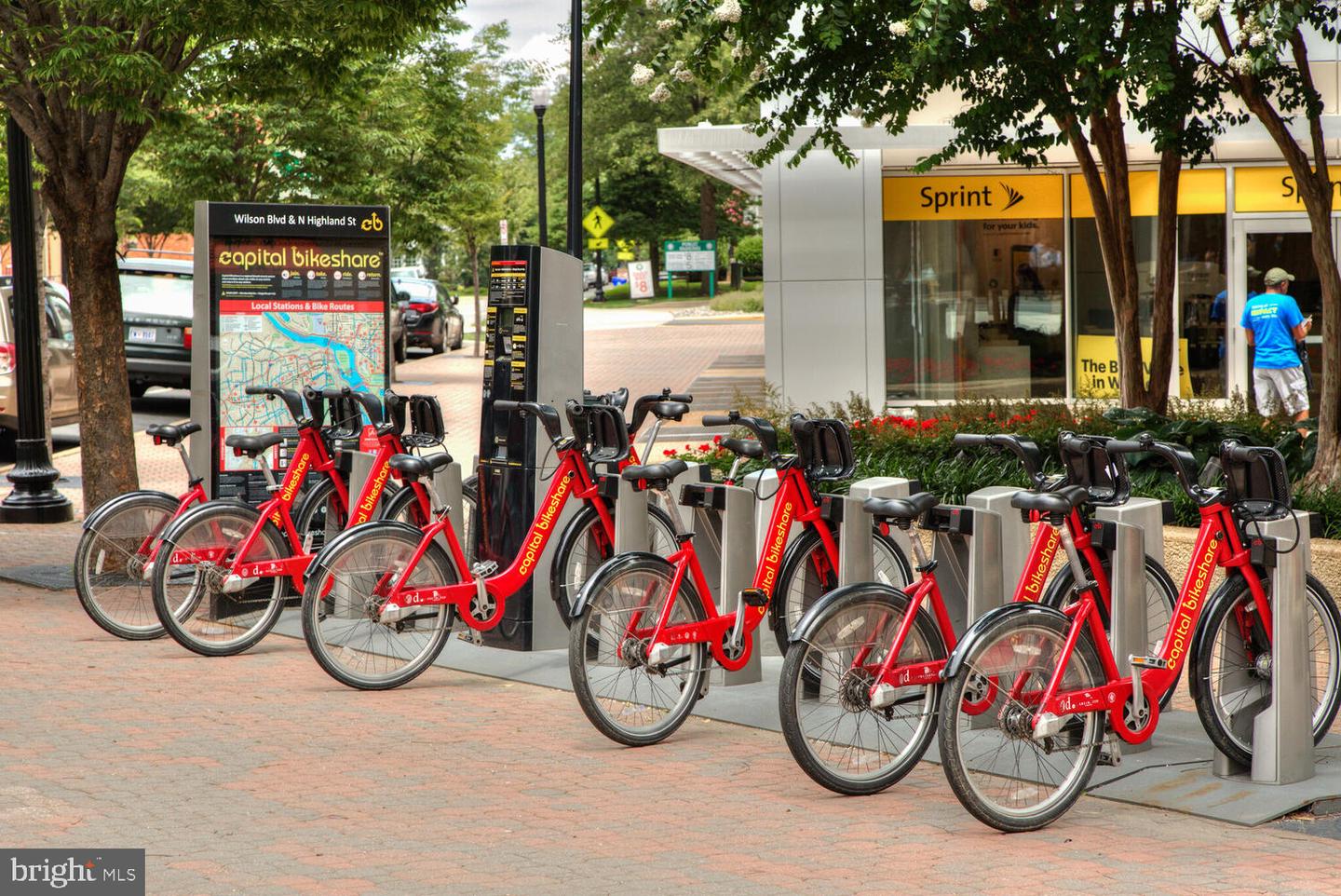 109 N BROOKSIDE DR, ARLINGTON, Virginia 22201, 3 Bedrooms Bedrooms, ,2 BathroomsBathrooms,Residential,For sale,109 N BROOKSIDE DR,VAAR2065830 MLS # VAAR2065830