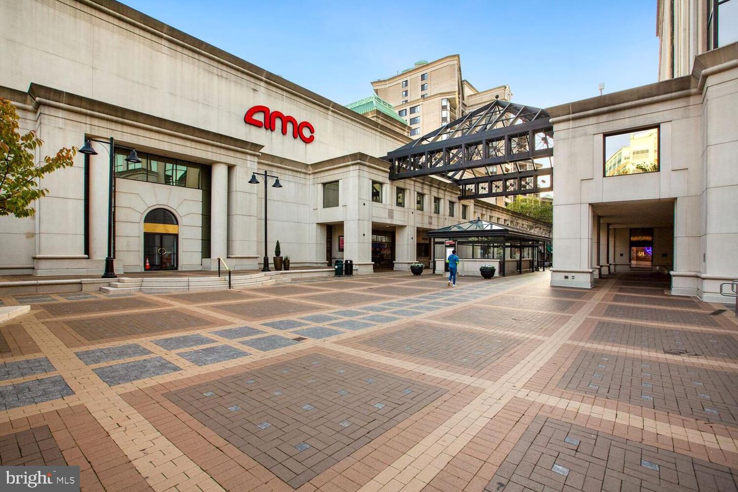 109 N BROOKSIDE DR, ARLINGTON, Virginia 22201, 3 Bedrooms Bedrooms, ,2 BathroomsBathrooms,Residential,For sale,109 N BROOKSIDE DR,VAAR2065830 MLS # VAAR2065830