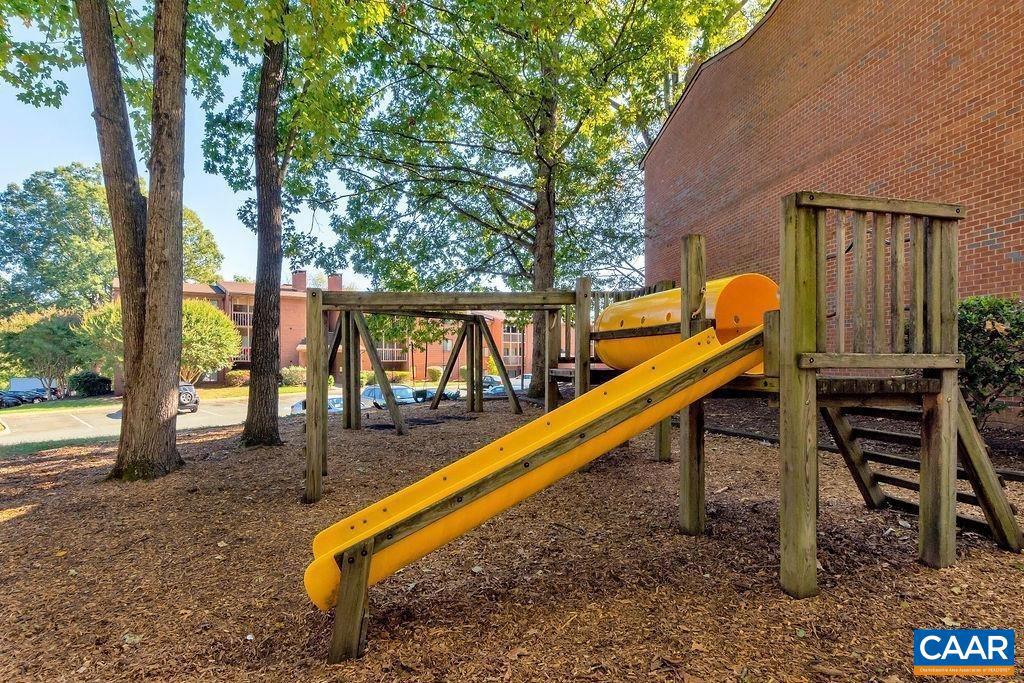 122 TURTLE CREEK RD #2, CHARLOTTESVILLE, Virginia 22901, 2 Bedrooms Bedrooms, ,2 BathroomsBathrooms,Residential,For sale,122 TURTLE CREEK RD #2,670831 MLS # 670831 122 TURTLE CREEK RD #2, CHARLOTTESVILLE, Virginia 22901, 2 Bedrooms Bedrooms, ,2 BathroomsBathrooms,Residential,For sale,122 TURTLE CREEK RD #2,670831 MLS # 670831