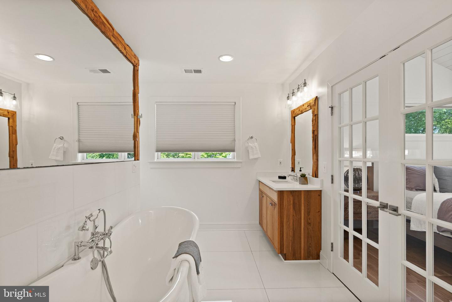 6032 28TH ST N, ARLINGTON, Virginia 22207, 5 Bedrooms Bedrooms, ,4 BathroomsBathrooms,Residential,For sale,6032 28TH ST N,VAAR2065838 MLS # VAAR2065838 6032 28TH ST N, ARLINGTON, Virginia 22207, 5 Bedrooms Bedrooms, ,4 BathroomsBathrooms,Residential,For sale,6032 28TH ST N,VAAR2065838 MLS # VAAR2065838