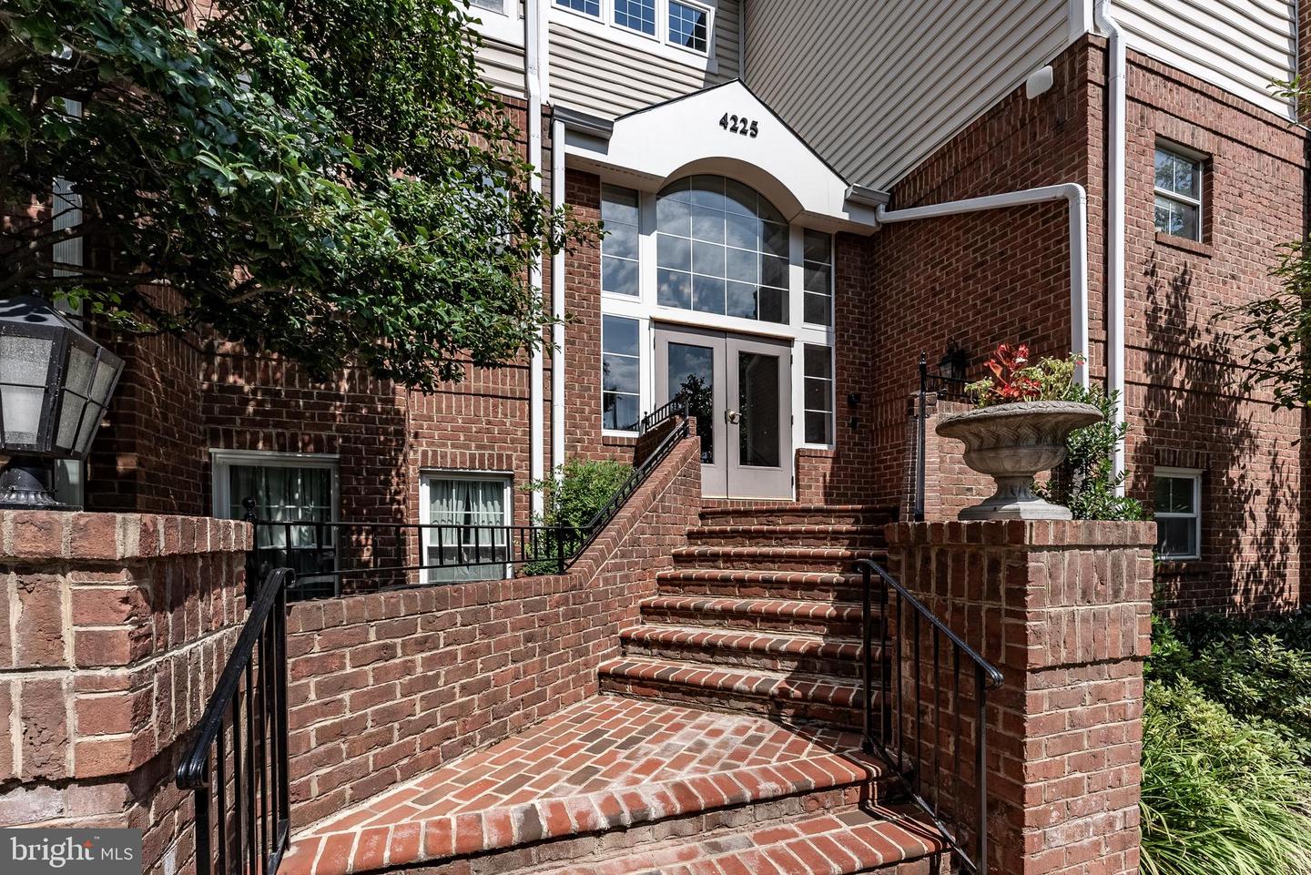 4225 MOZART BRIGADE LN #84, FAIRFAX, Virginia 22033, 2 Bedrooms Bedrooms, ,2 BathroomsBathrooms,Residential,For sale,4225 MOZART BRIGADE LN #84,VAFX2252662 MLS # VAFX2252662