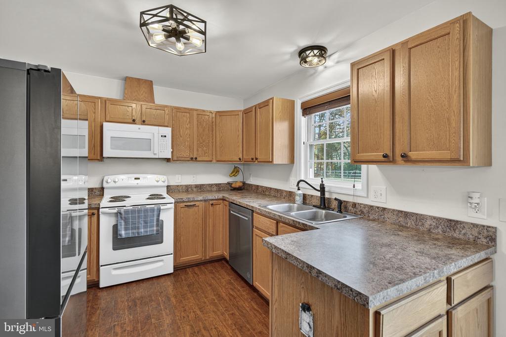 12494 EGGBORNSVILLE RD, CULPEPER, Virginia 22701, 3 Bedrooms Bedrooms, ,3 BathroomsBathrooms,Residential,12494 EGGBORNSVILLE RD,VACU2011892 MLS # VACU2011892