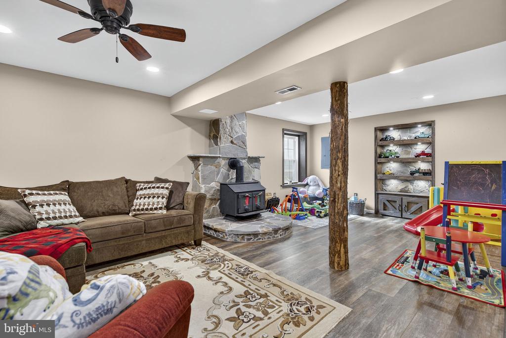 12494 EGGBORNSVILLE RD, CULPEPER, Virginia 22701, 3 Bedrooms Bedrooms, ,3 BathroomsBathrooms,Residential,12494 EGGBORNSVILLE RD,VACU2011892 MLS # VACU2011892