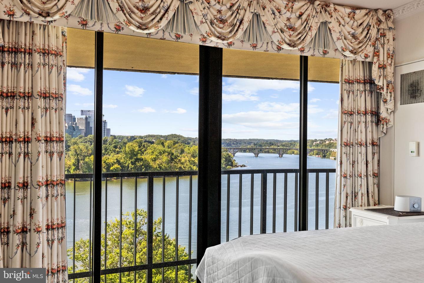 700 NEW HAMPSHIRE AVE NW #905, WASHINGTON, District Of Columbia 20037, 1 Bedroom Bedrooms, ,1 BathroomBathrooms,Residential,For sale,700 NEW HAMPSHIRE AVE NW #905,DCDC2220152 MLS # DCDC2220152